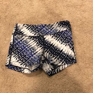 Athleta compression shorts